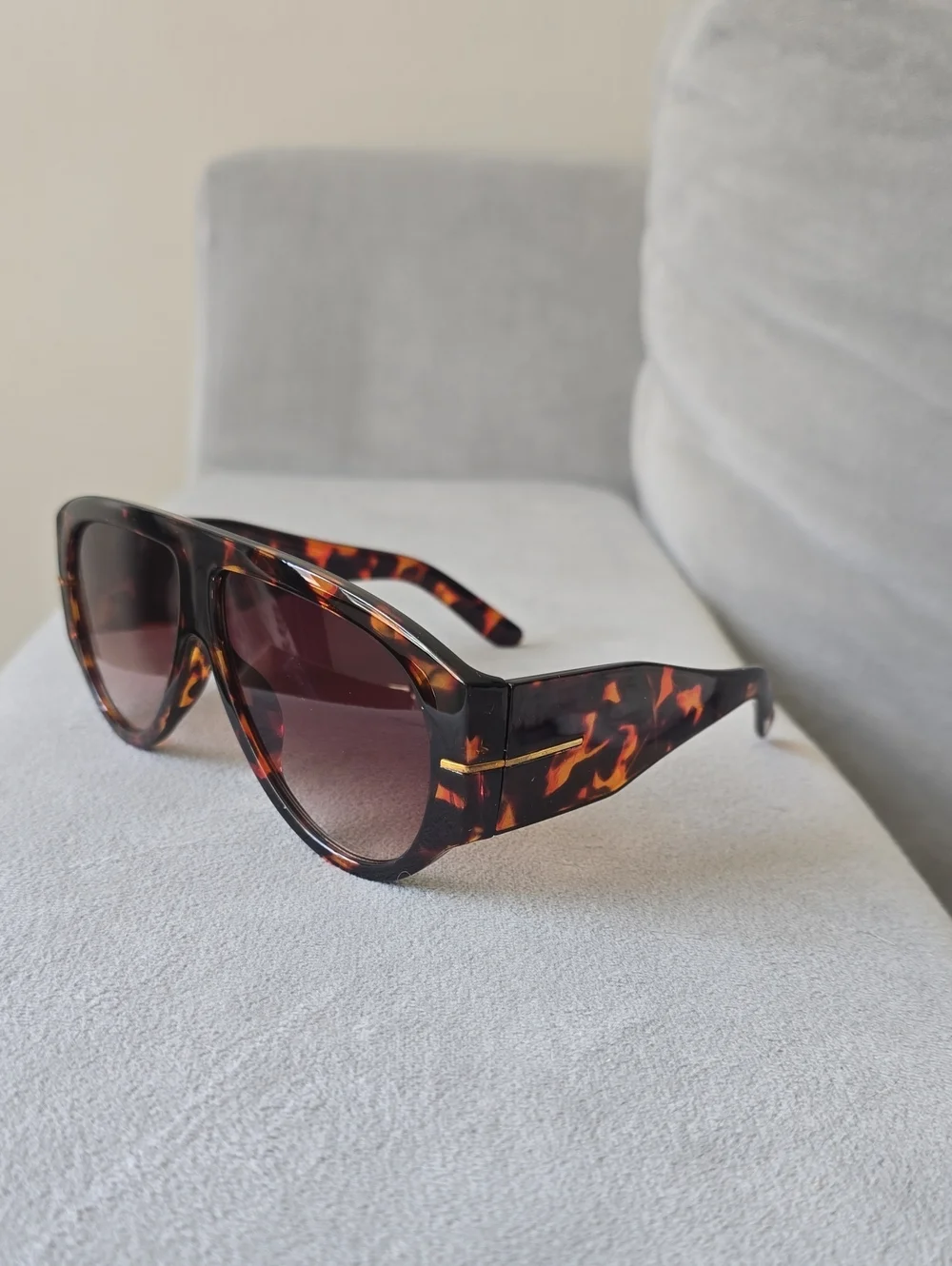 Oversized Retro Aviator Sunglasses for Women - Tortoise